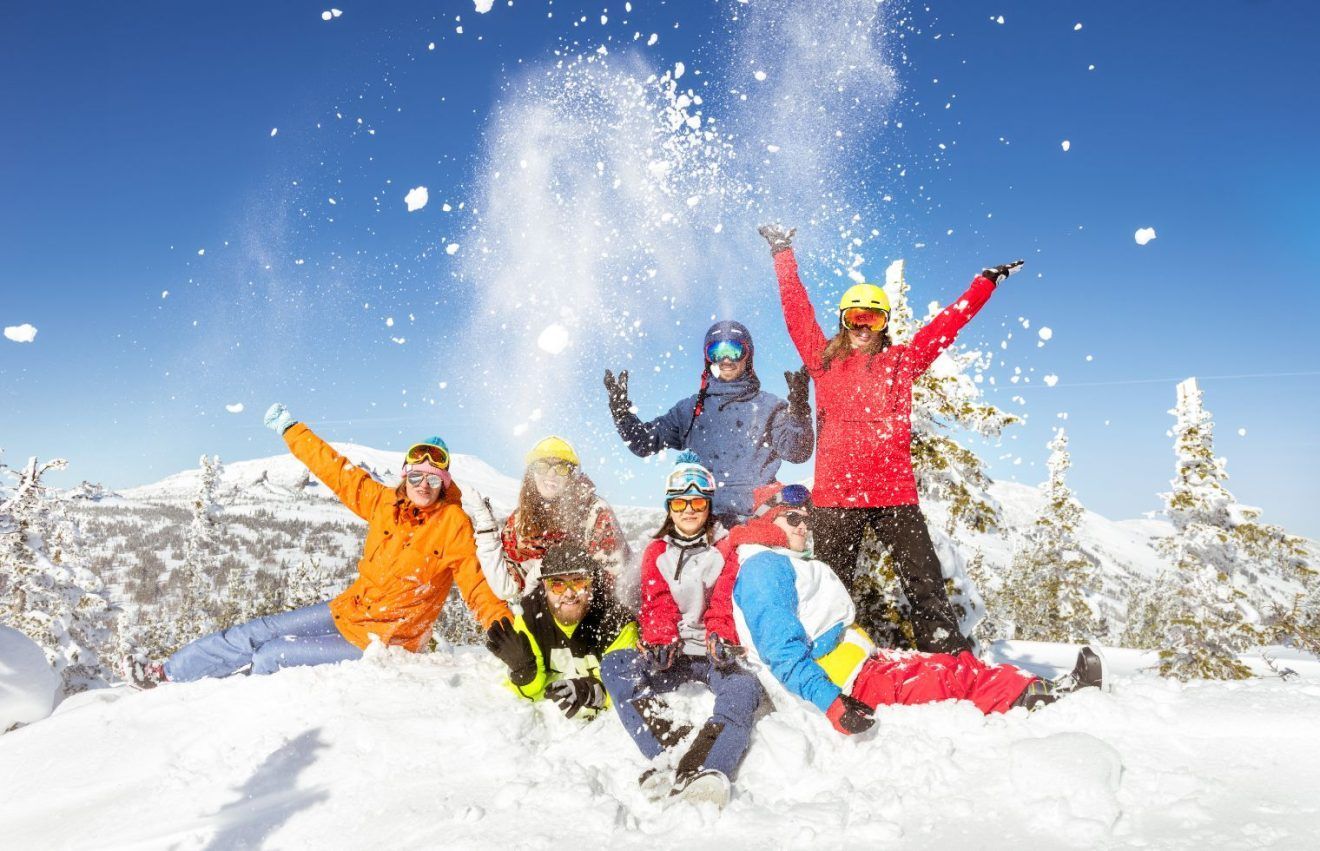 Famille en vacances à la montagne